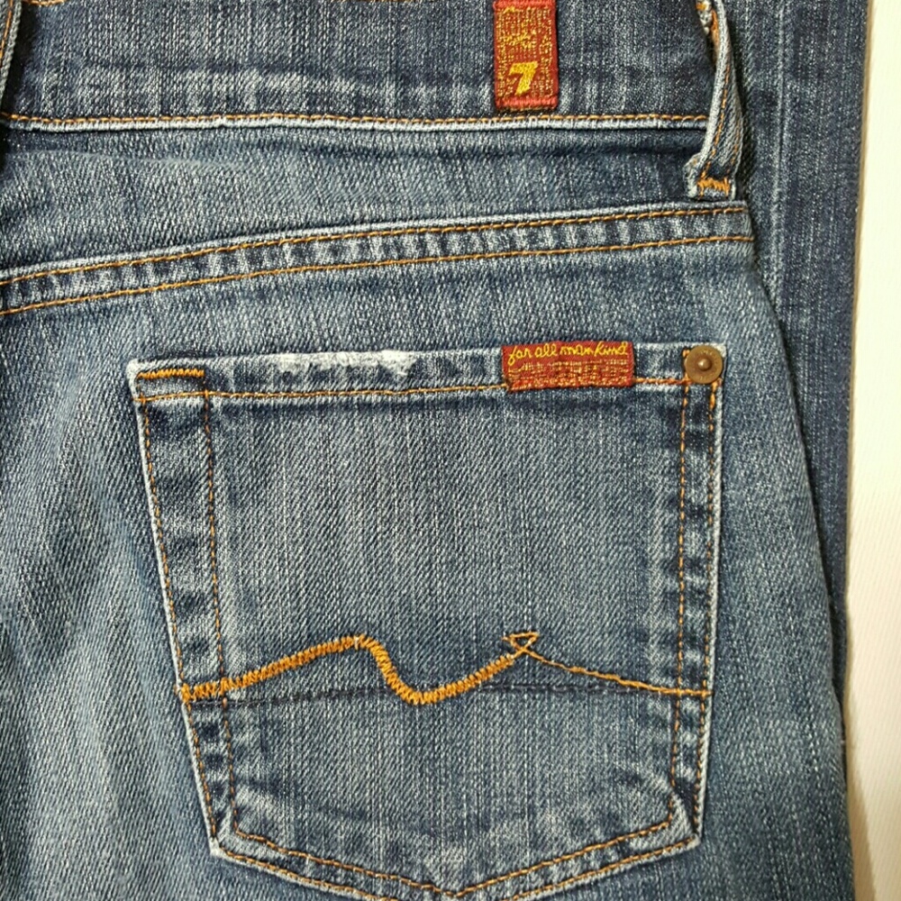 Womans 7for All Mankind Dark Wash Boot cutJeans 27